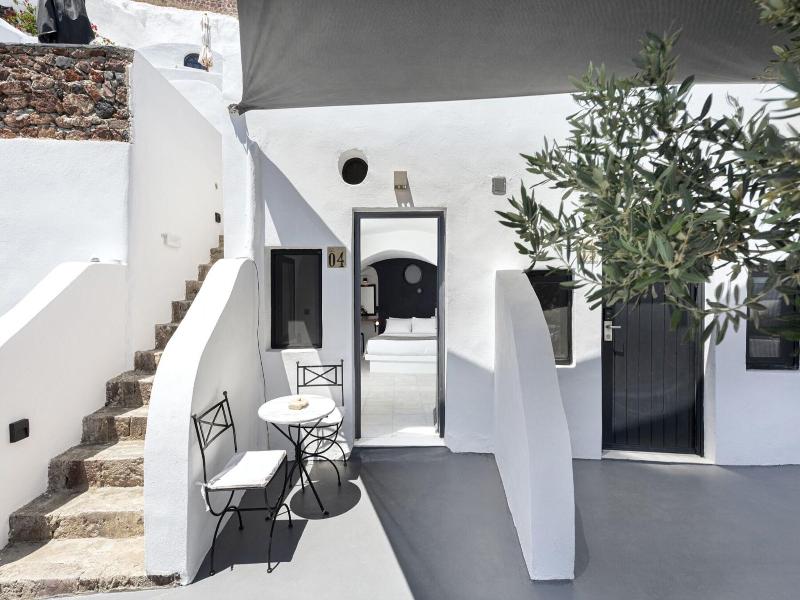 Pearl Of Caldera Oia Boutique Hotel image
