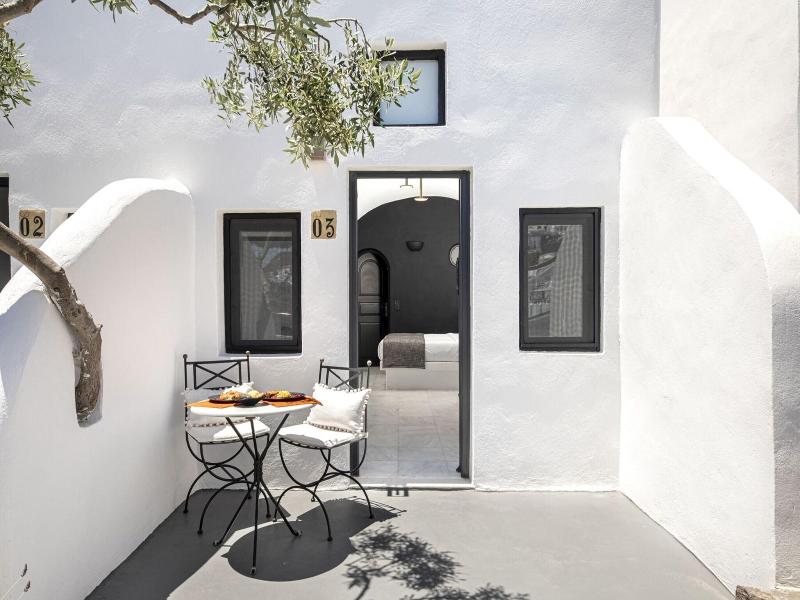 Pearl Of Caldera Oia Boutique Hotel image