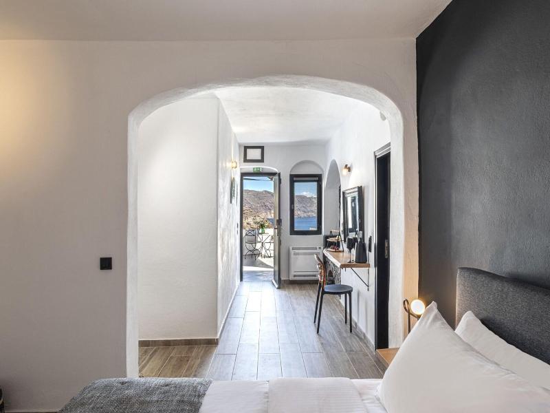 Pearl Of Caldera Oia Boutique Hotel image