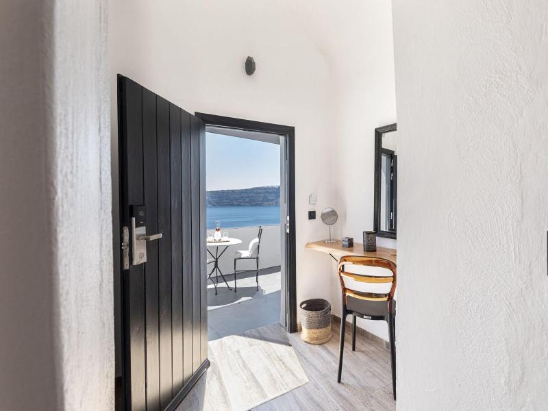 Pearl Of Caldera Oia Boutique Hotel image