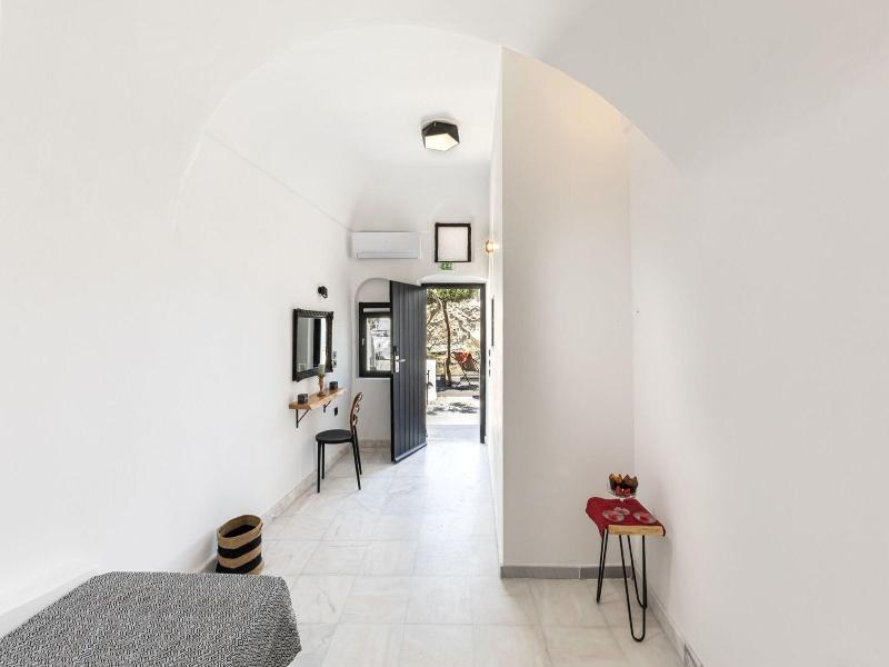 Pearl Of Caldera Oia Boutique Hotel image