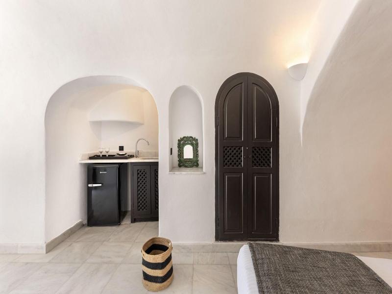 Pearl Of Caldera Oia Boutique Hotel image