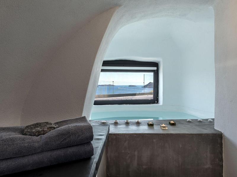 Pearl Of Caldera Oia Boutique Hotel image