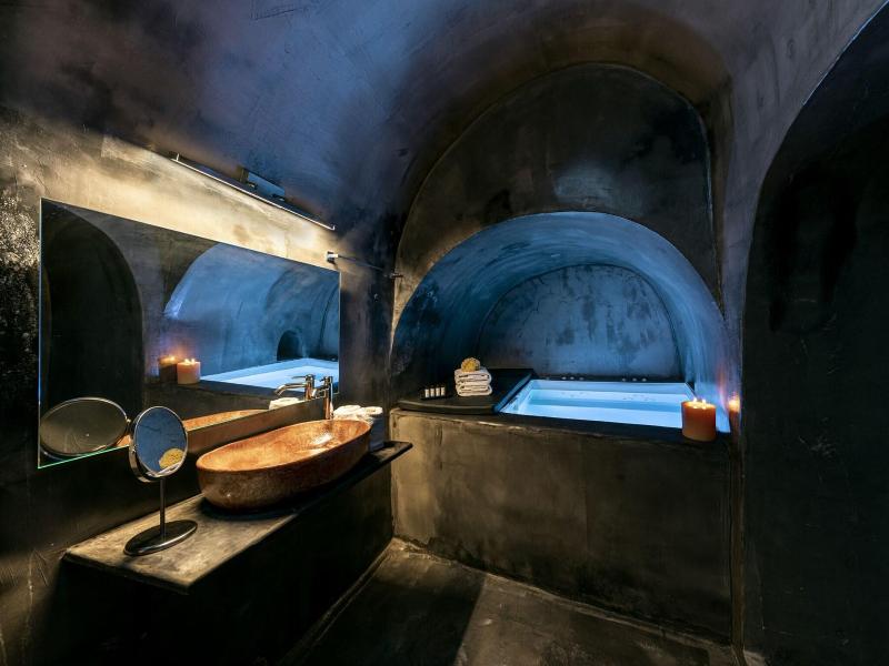 Pearl Of Caldera Oia Boutique Hotel image