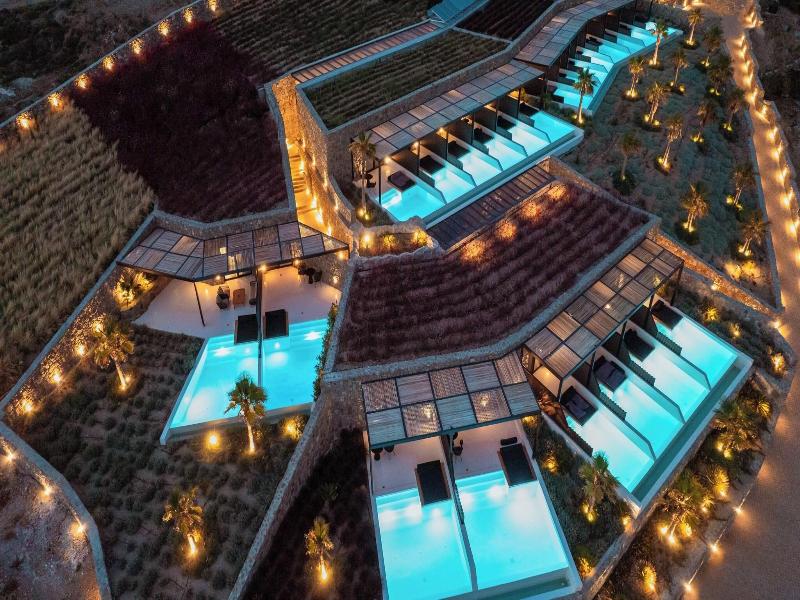 Ftelia Black Villas