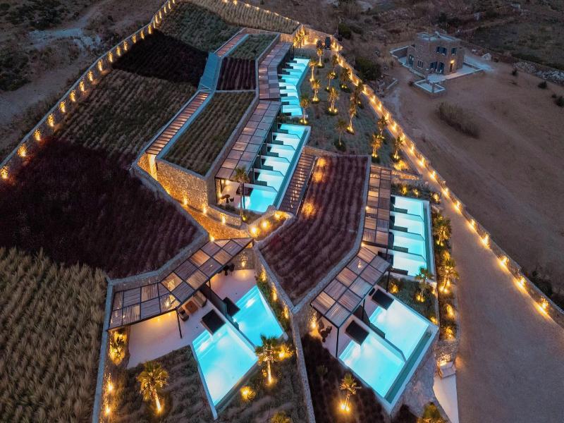 Ftelia Black Villas