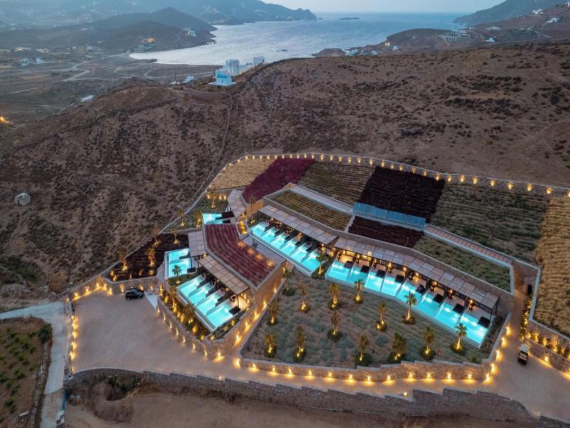 Ftelia Black Villas