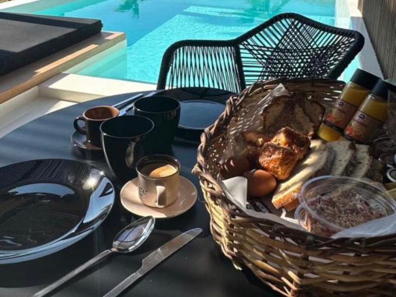 Ftelia Black Villas