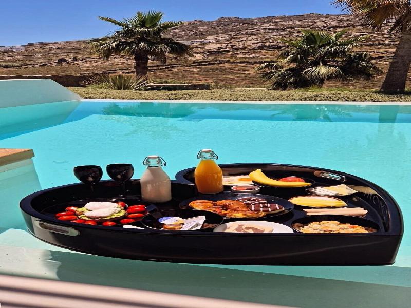 Ftelia Black Villas