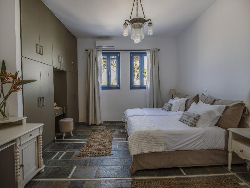 Anthemion Paros A Villas Suites image