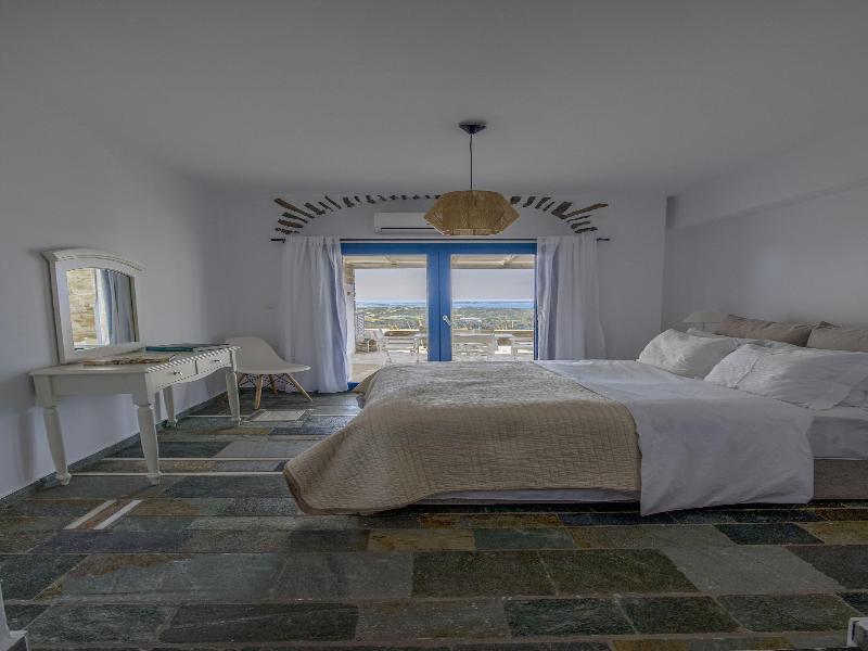 Anthemion Paros A Villas Suites image