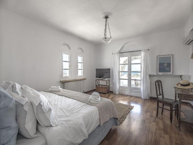 Anthemion Paros A Villas Suites image