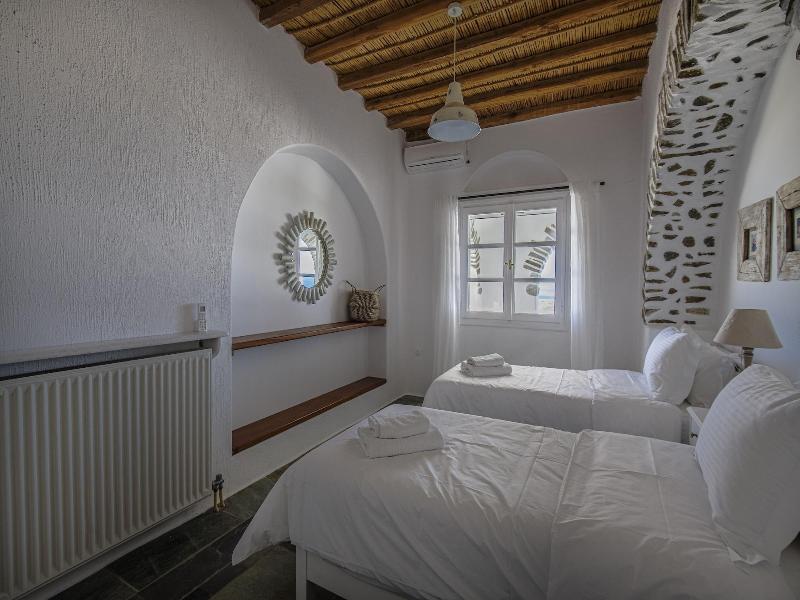 Anthemion Paros A Villas Suites image