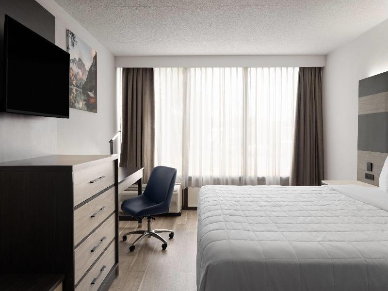 Baymont By Wyndham Williamsburg I-64 image