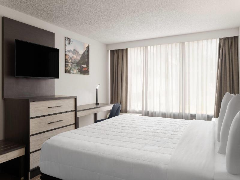 Baymont By Wyndham Williamsburg I-64 image