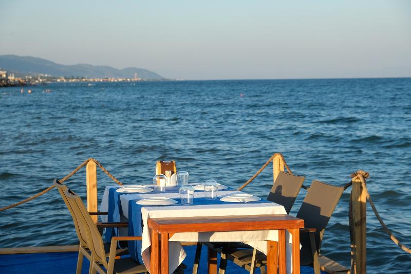 Gargaron Beach Hotel