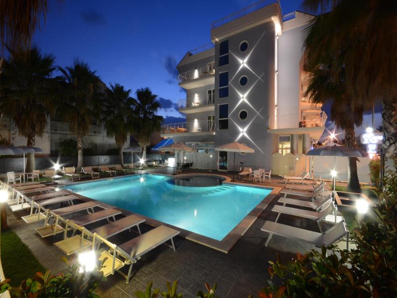 Kiara Residence image