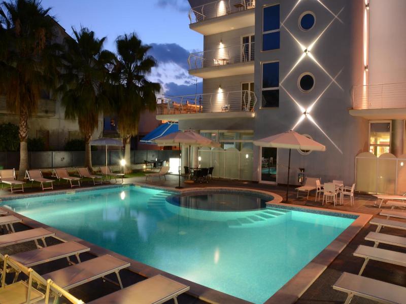 Kiara Residence image