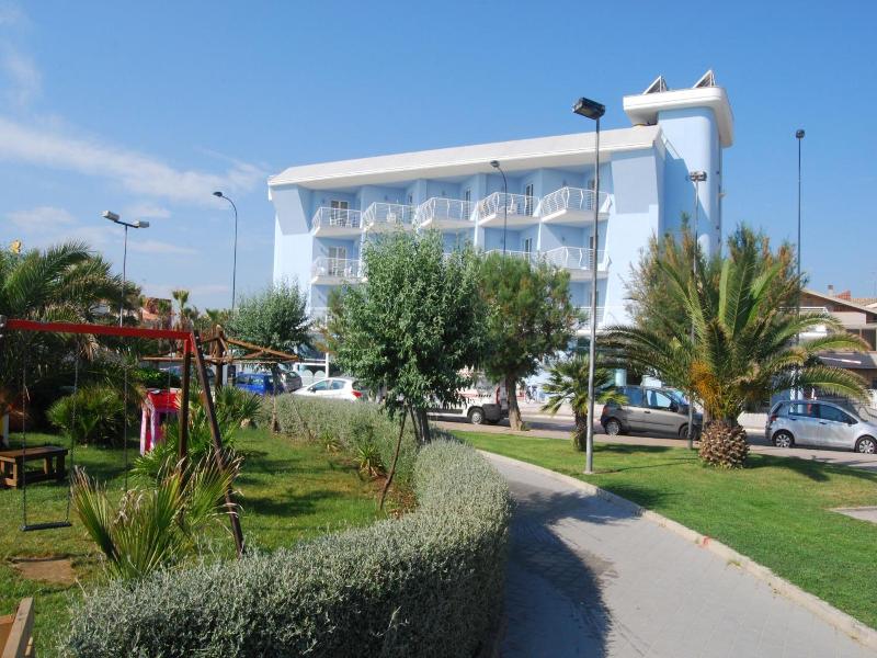 Kiara Residence image
