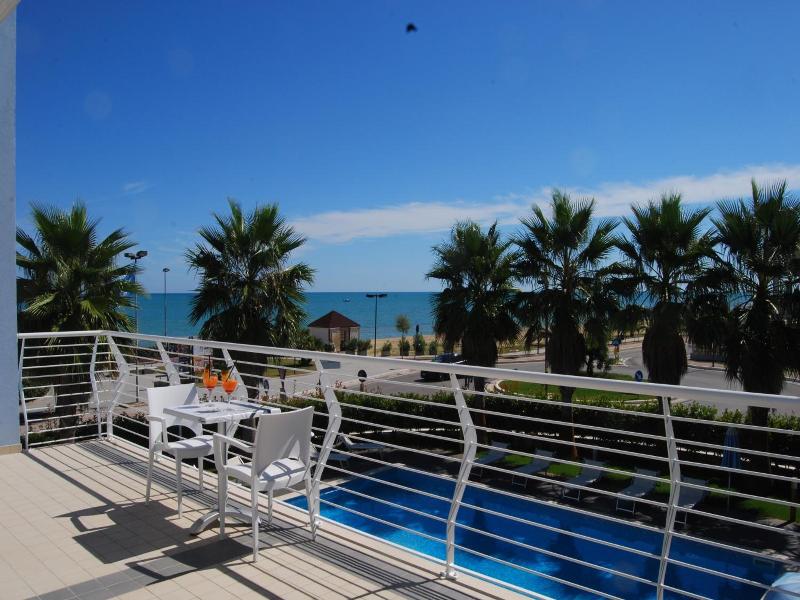 Kiara Residence image