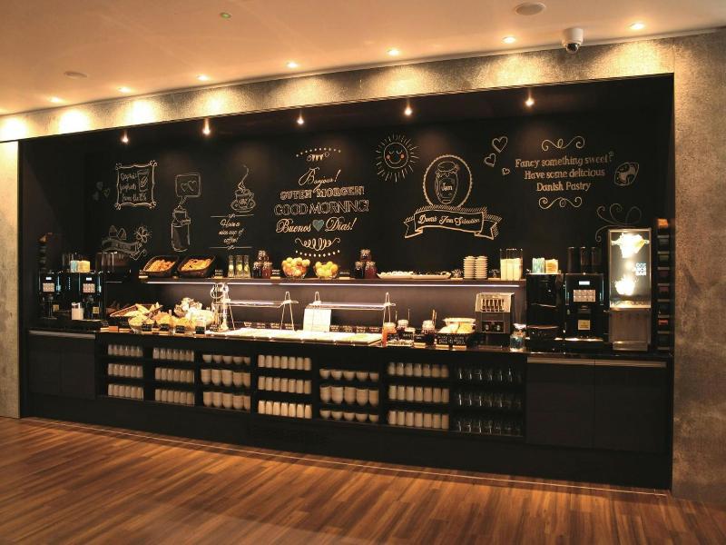 Motel One Manchester Piccadilly image