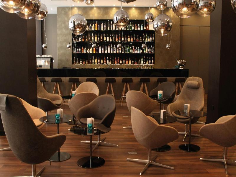 Motel One Manchester Piccadilly image