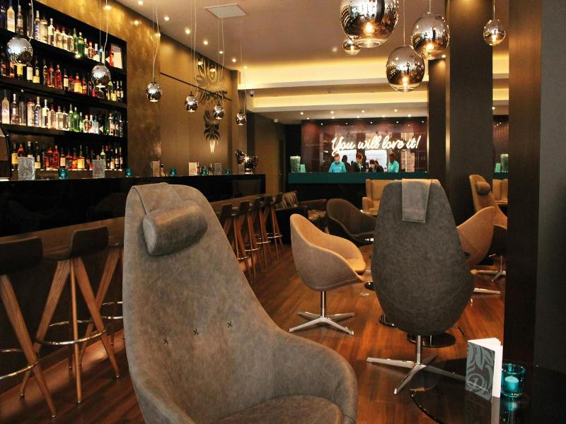 Motel One Manchester Piccadilly image