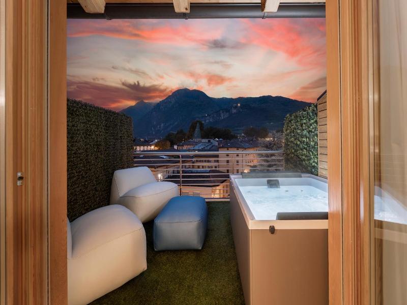 Hi Hotels image