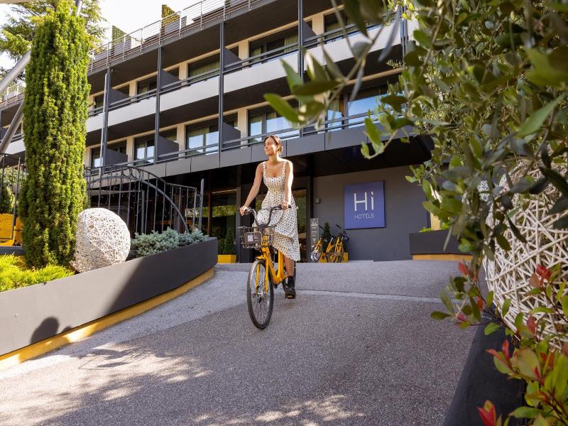 Hi Hotels image