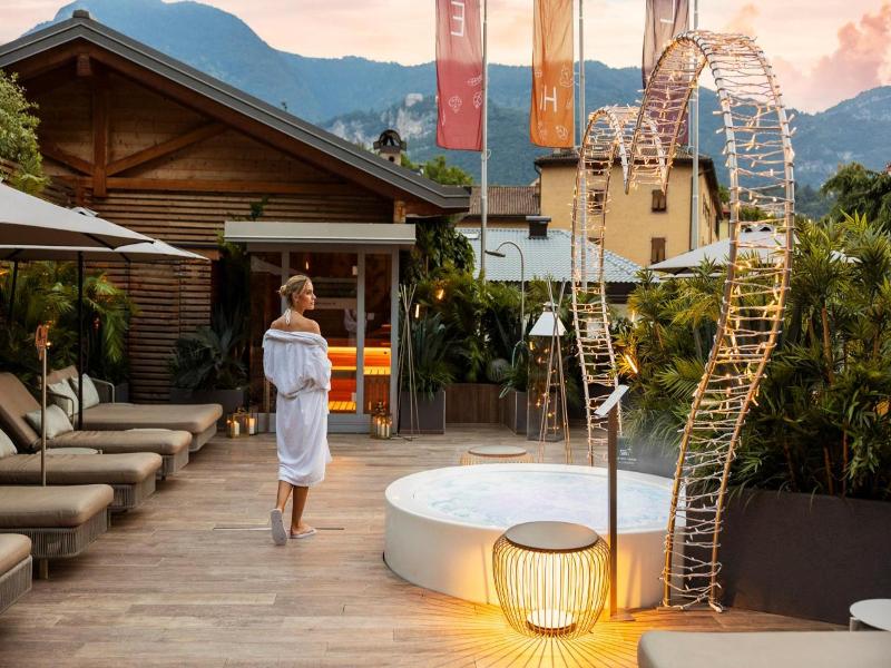 Hi Hotels image