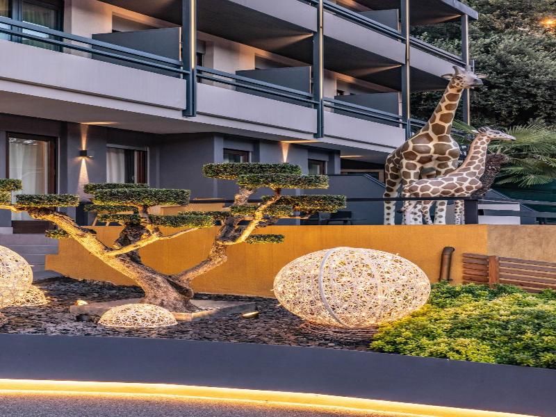 Hi Hotels image