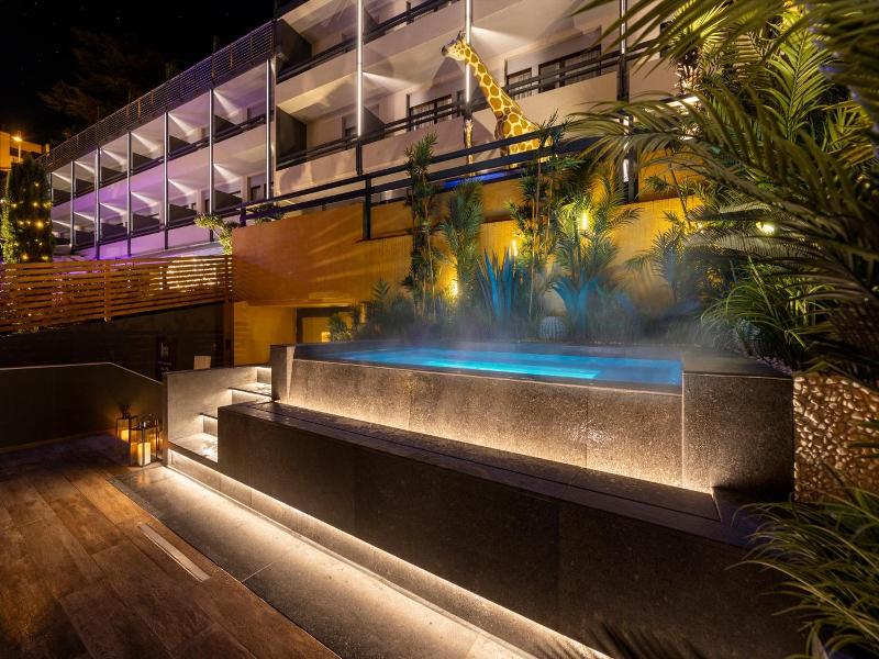 Hi Hotels image