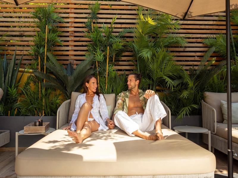 Hi Hotels image