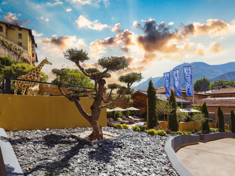 Hi Hotels image
