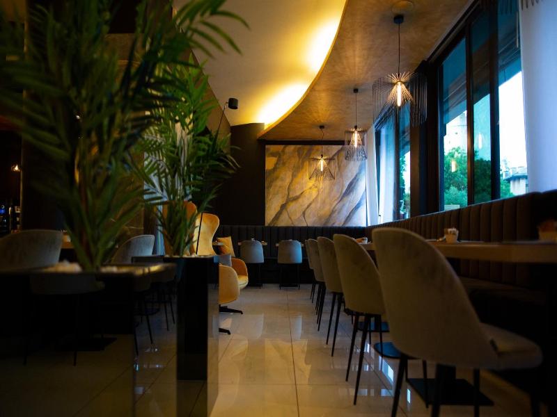 Hi Hotels image