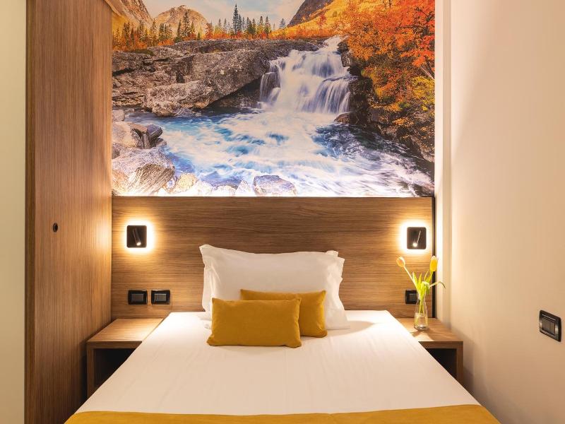 Hi Hotels image