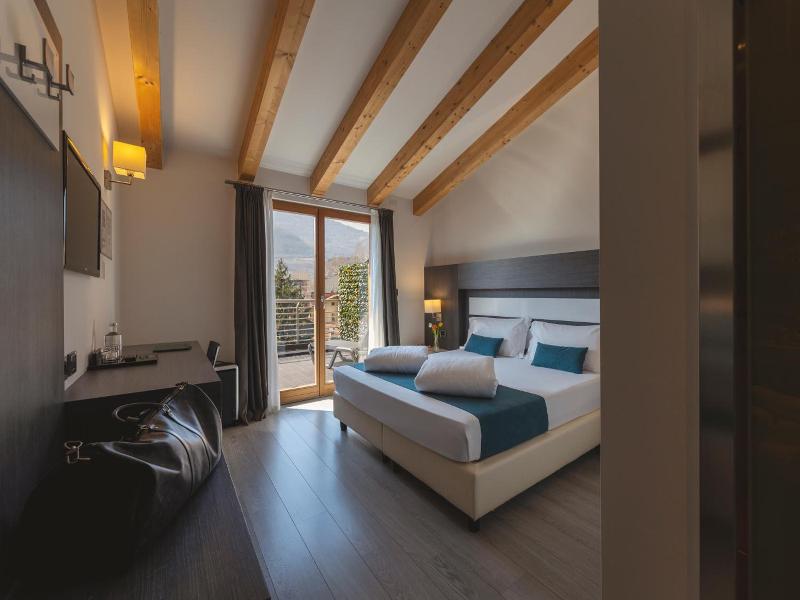 Hi Hotels image