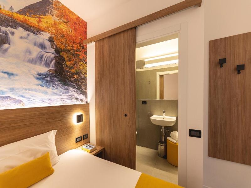 Hi Hotels image