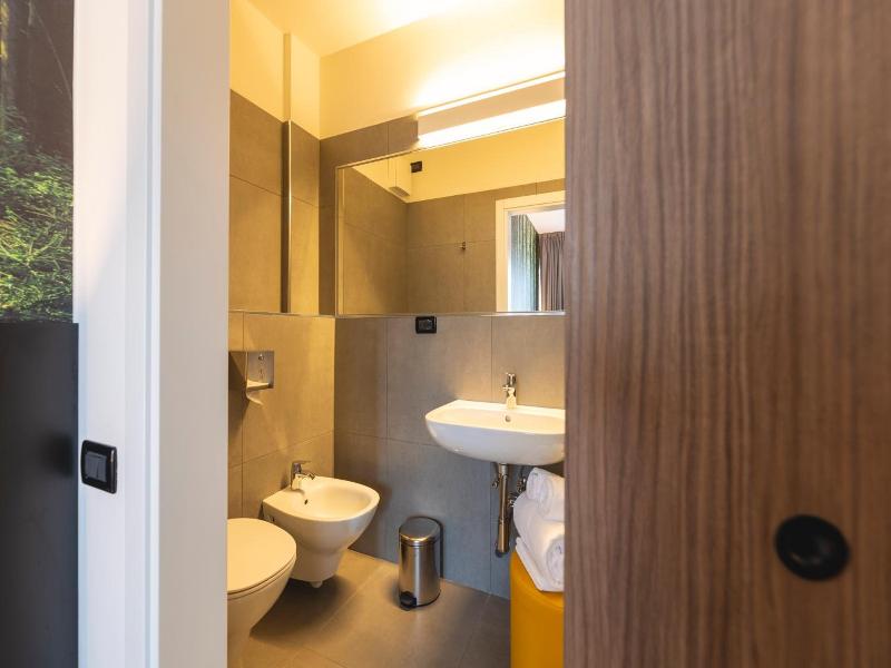 Hi Hotels image