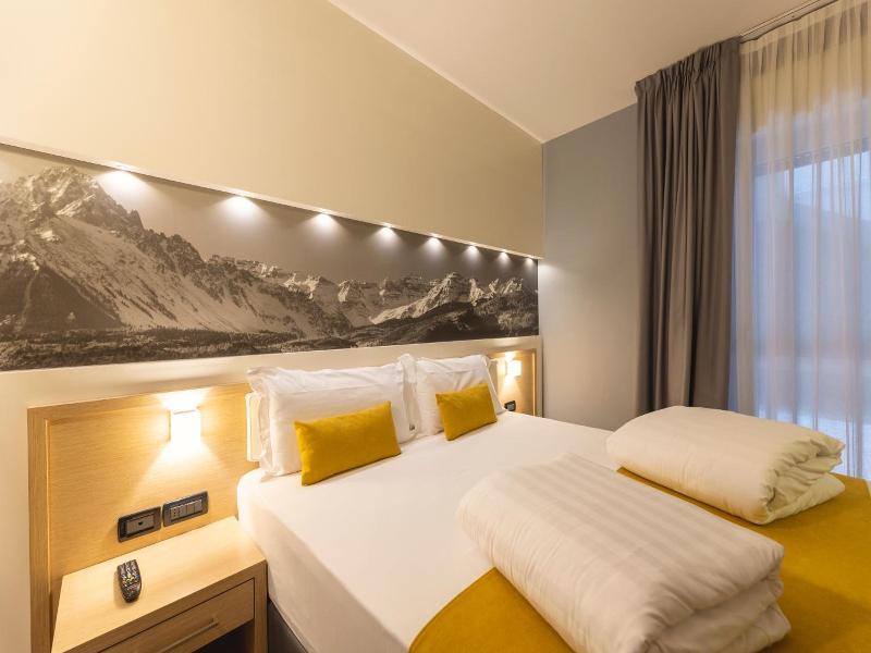 Hi Hotels image