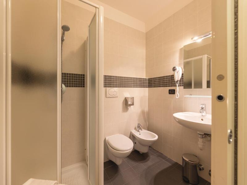 Hi Hotels image