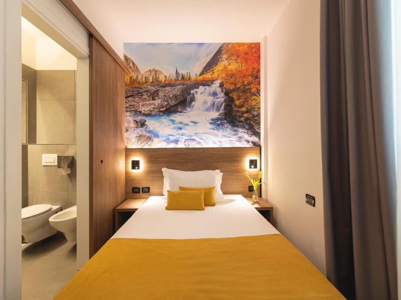 Hi Hotels image