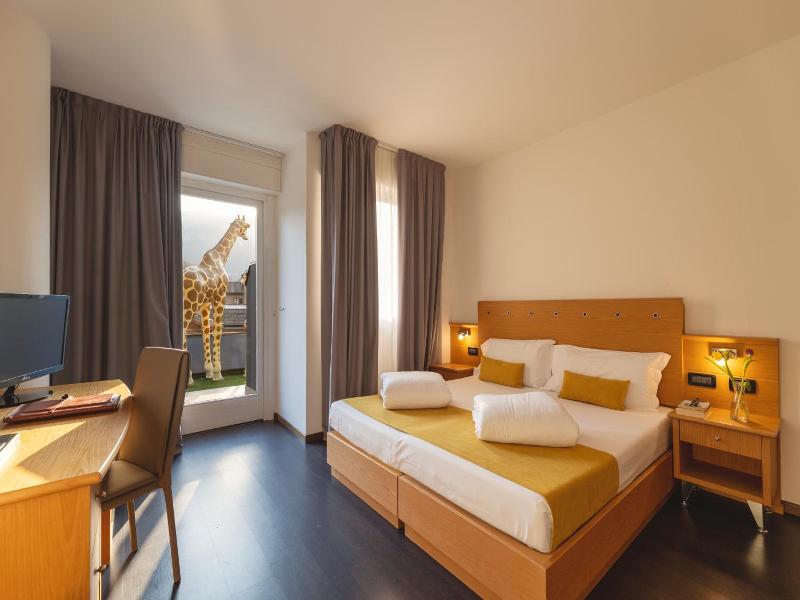 Hi Hotels image