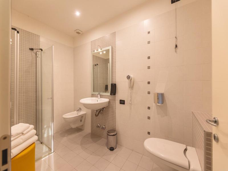 Hi Hotels image