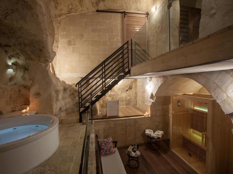 L Hotel In Pietra image