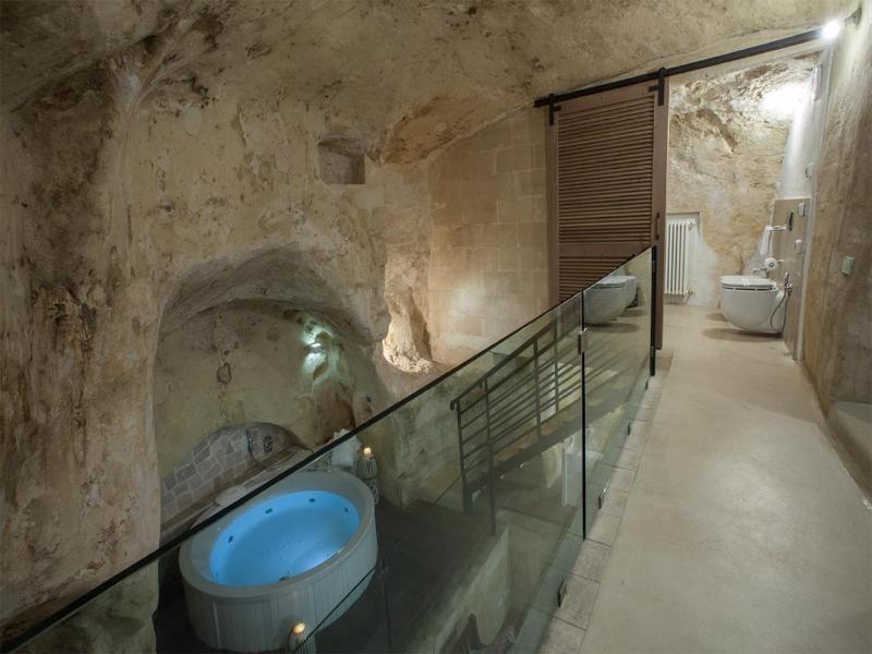 L Hotel In Pietra image