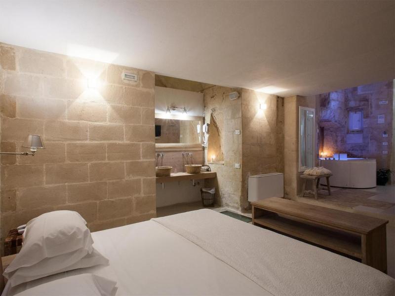 L Hotel In Pietra image