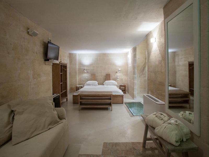 L Hotel In Pietra image