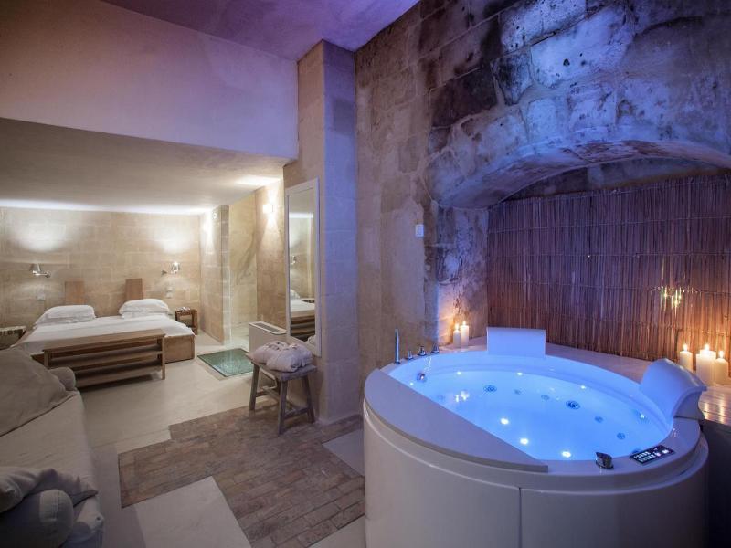 L Hotel In Pietra image