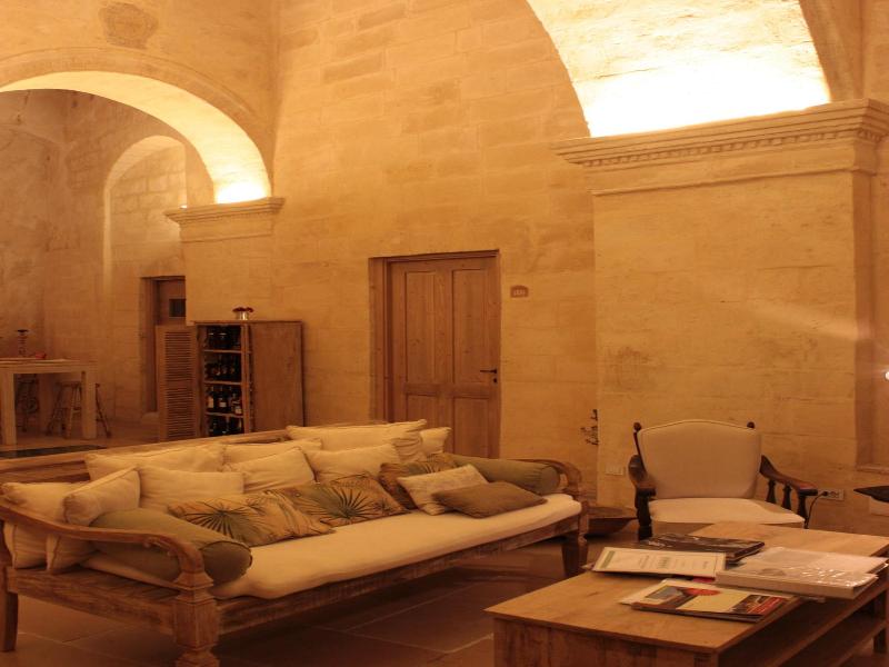 L Hotel In Pietra image